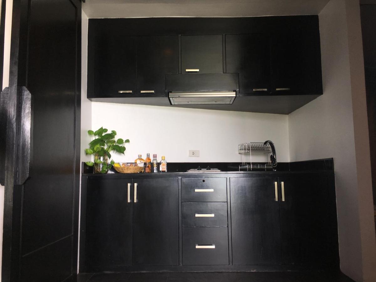 The Front Hotel And Apartments Patong Экстерьер фото