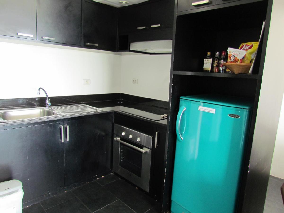 The Front Hotel And Apartments Patong Экстерьер фото
