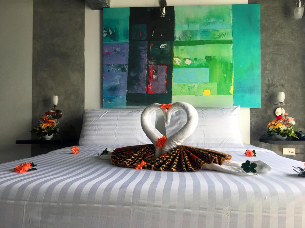 The Front Hotel And Apartments Patong Экстерьер фото